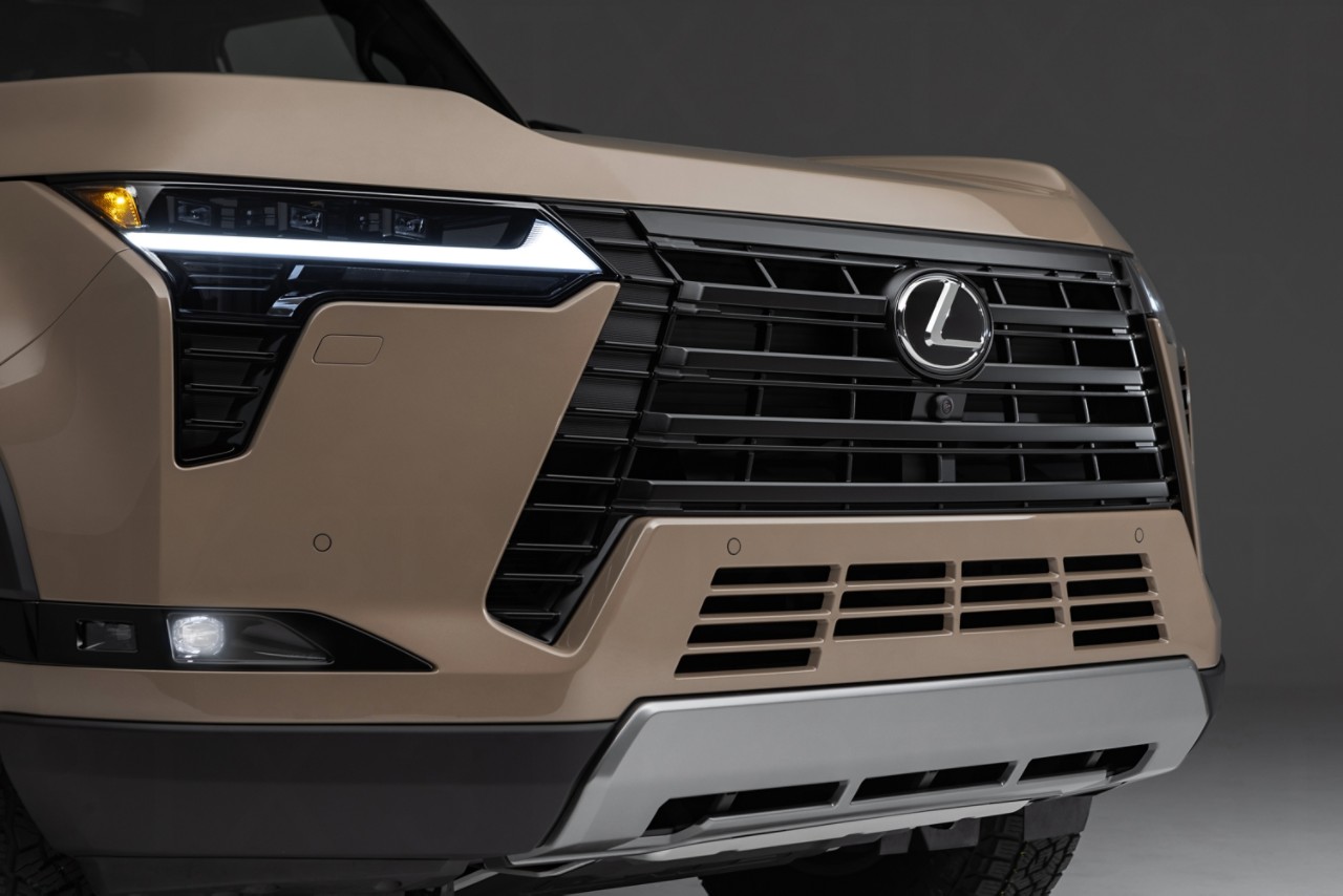 lexus-gx550-overtrail-frontgrill-v3