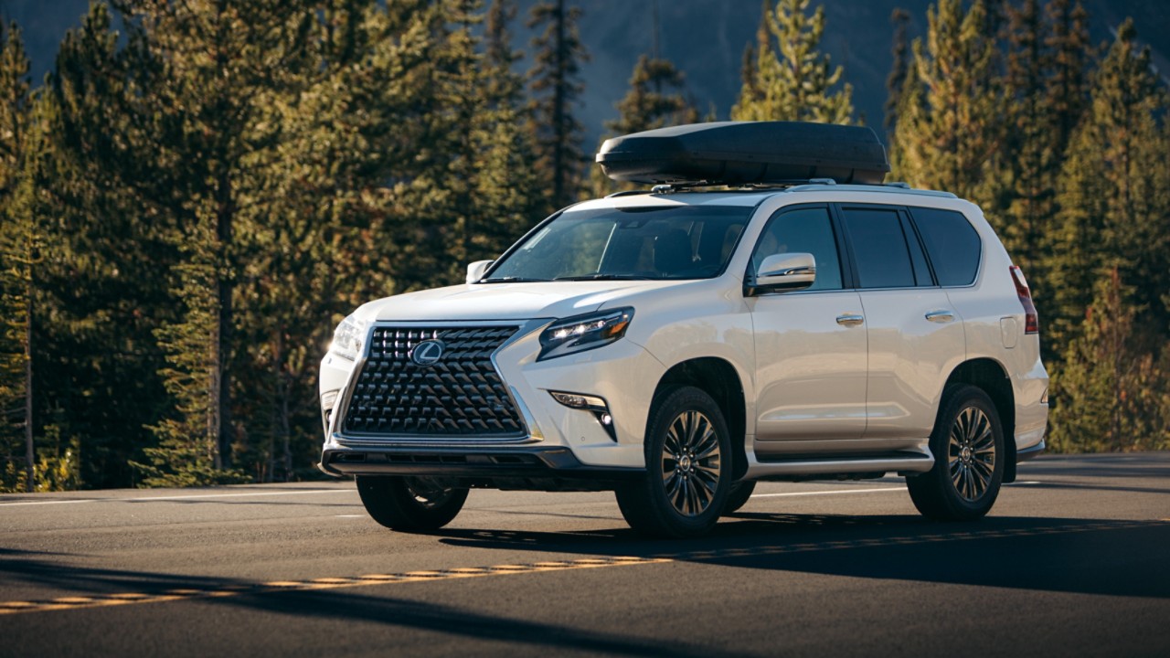 2021_Lexus_GX_460_Starfire Pearl_Driving_Front (10)