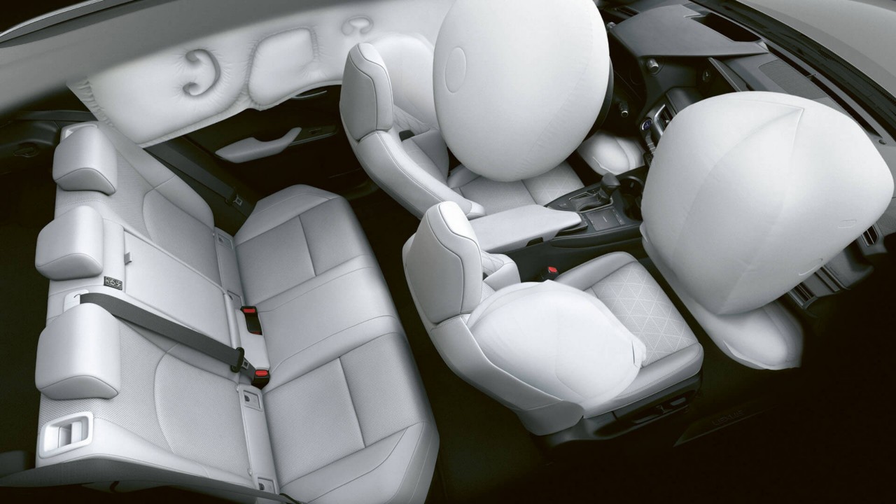Lexus UX 300e airbags 