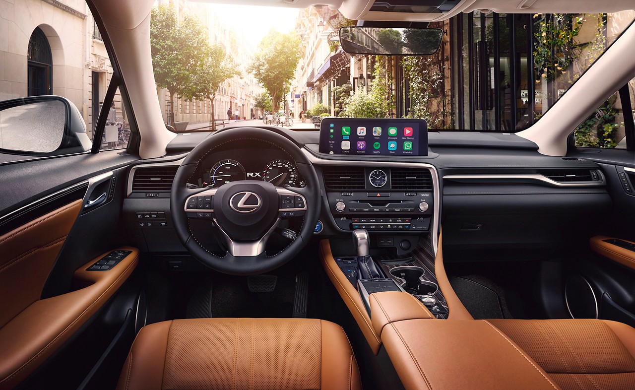 Lexus RX steerling wheel, multimedia touchscreen and centre console 