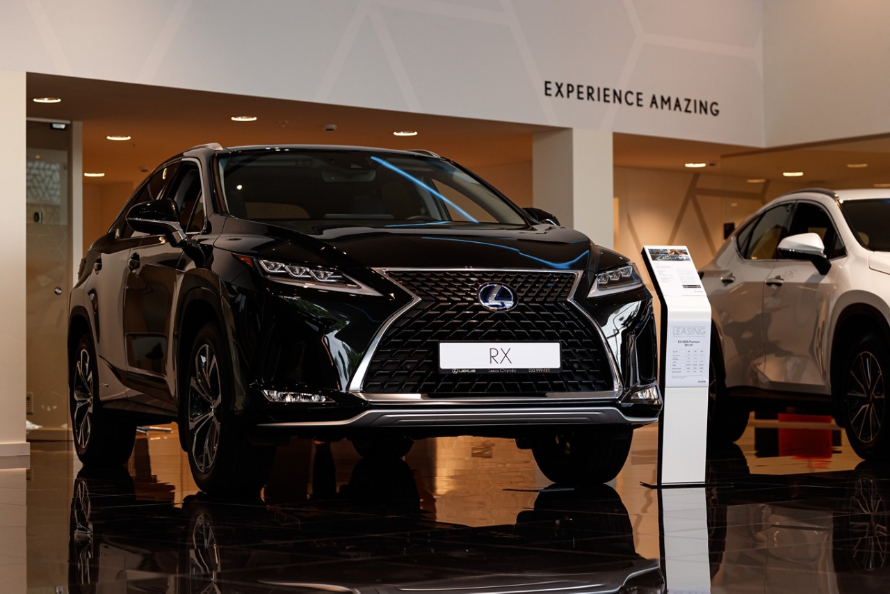 Lexus UX front heated seats